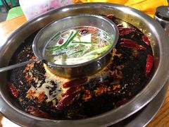 鸳鸯锅底-渝味黄姐火锅(黄泥村店)