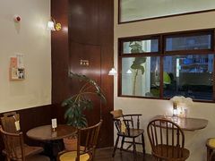 -Café Monson