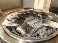 -围炉肉舍•炭烤活鳗•丹东海鲜烤肉(步行街店)