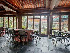 -美食村花园餐厅