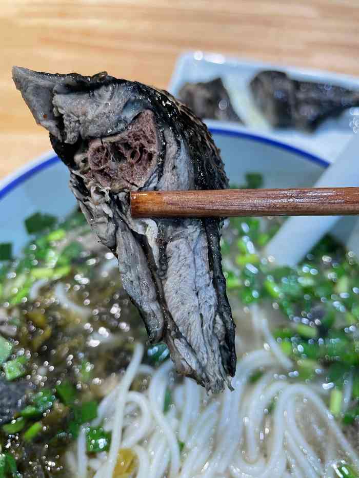 什家婆乌鸡米线元成小时代店
