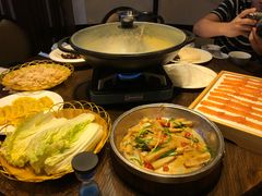 黄焖鲟龙鱼-醉美东江·三文鱼·烧鸡公