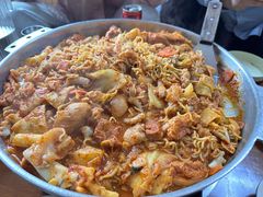 -亲昵春川鸡排(韩国美食街店)