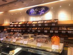 面包甜点陈列柜-老佛爷饼店