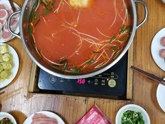 -苗伯妈酸汤火锅