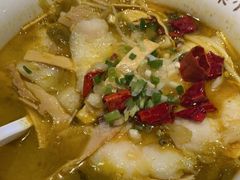 酸菜小鱼-渝是乎酸菜鱼(龙旗购物中心店)