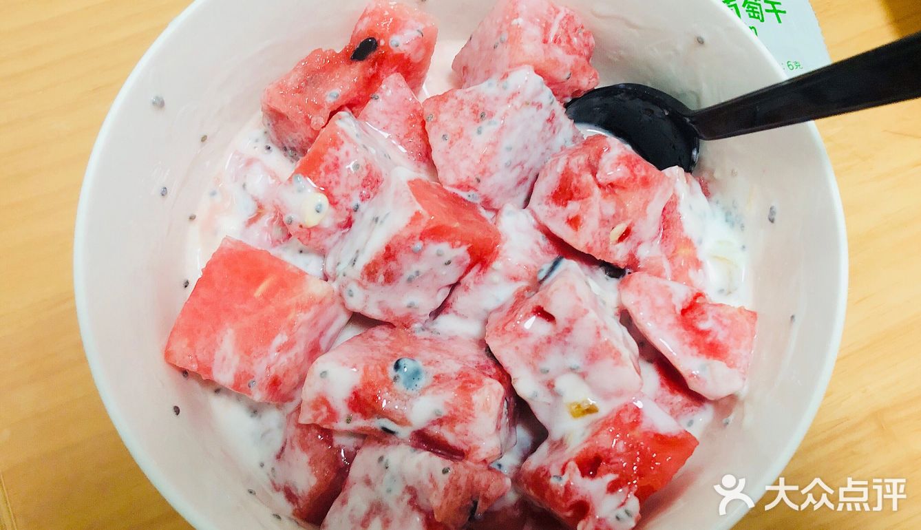 西瓜花式吃法,酸奶水果捞做起来