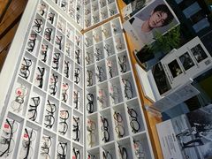 -MiRi眼镜连锁·蔡司·尼康控优点合作店(莘庄店)