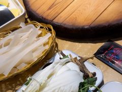 -万里闯关东铁锅炖菜馆(高新旗舰店)