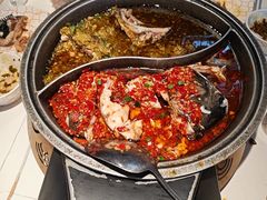 -阿瓦山寨·湘菜现炒·剁椒鱼头王(咸阳总店)