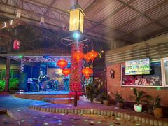 -Green Tree Rest. & Pub