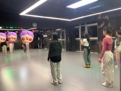 -WITCH （舞季）舞蹈工作室