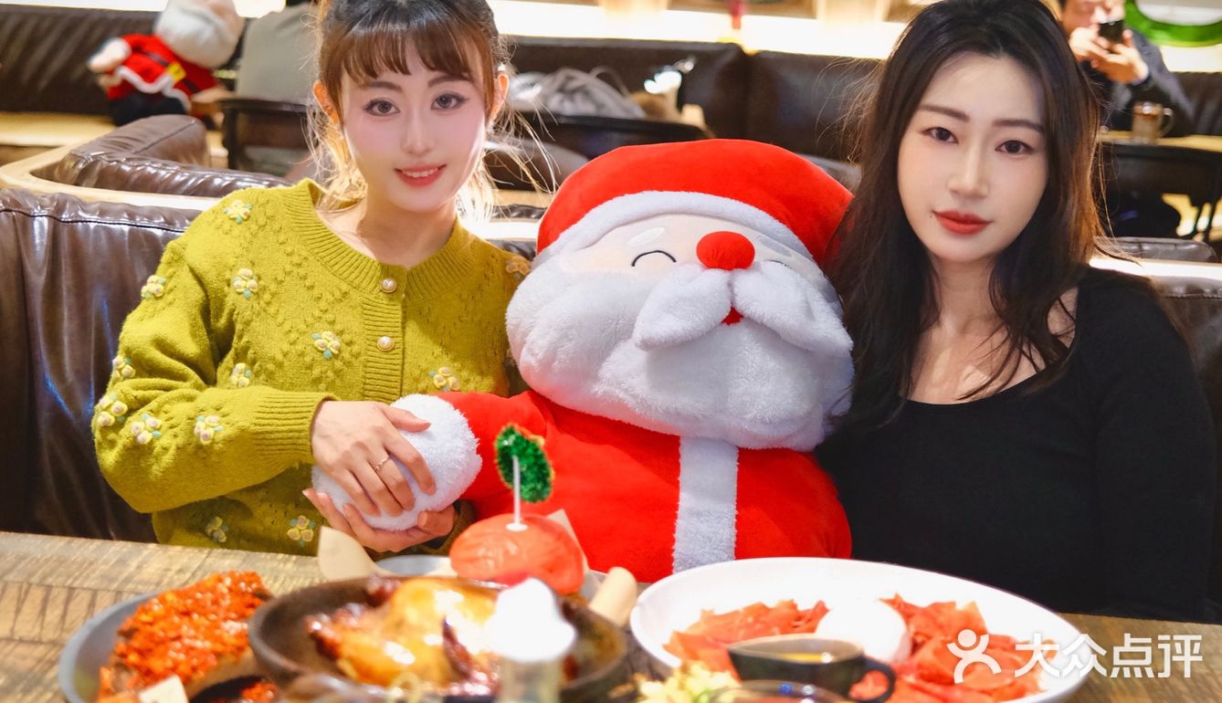 小伯格酒馆｜闺蜜聚会太棒啦！氛围感满满