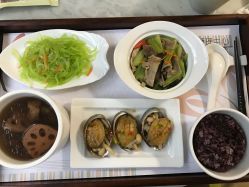 -莉泽月子中心(凯旋江景店)