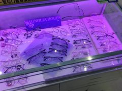 -提一眼镜·蔡司·依视路(小寨店)
