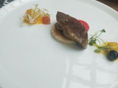 法式鹅肝酱配多士-食间牛排(湖西路店)