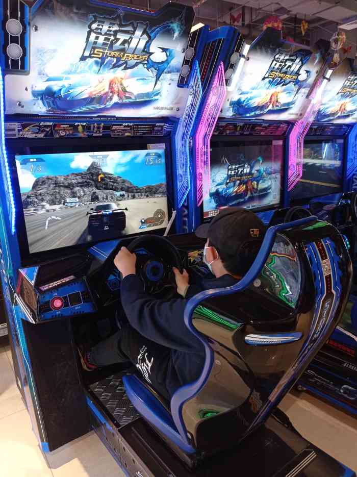 play1家庭娱乐中心(丰科万达店)-"人挺多的机子也比较多,可以办理会员