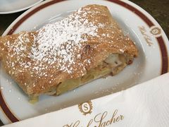 -Cafe Sacher(WIEN)