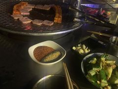 招牌厚切四面精品五花肉-老安火盆烤肉(金寨路店)