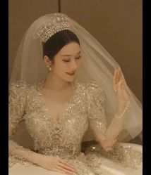 点击看大图 -挪娅婚纱摄影皇家会所
