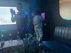 -乐翻天量贩式KTV(淞发路店)