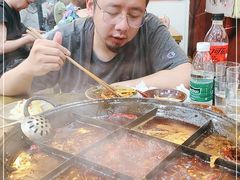 -正南齊北重庆老火锅(光华村直营店)