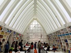 白色-钟书阁(松江泰晤士小镇店)