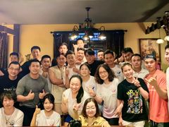 -小草屋轰趴馆别墅派对新场团建家庭聚会