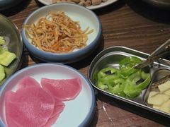 -明洞阿姨·韩式酱蟹烤肉·创意料理(三元桥店)