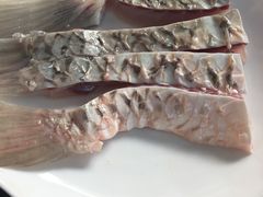 鱼尾-正能量脆肉鲩火锅