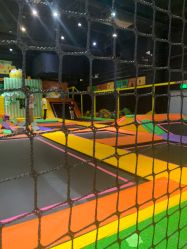 -蹦蹦跳跳(新奥购物中心店)