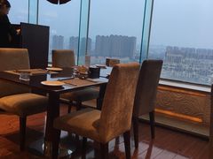 -荣誉国际酒店-云顶旋转餐厅