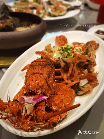 在门口看上去没什么区别 但进入里面却别有洞天 洋房