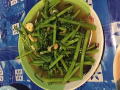 -Thiw Soen Seafood Restaurant