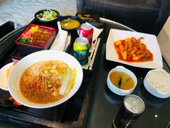-上海滴水湖皇冠假日酒店