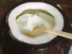 -志龙皇冠吃货椰子铺