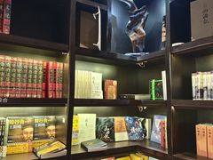 -钟书阁(松江泰晤士小镇店)