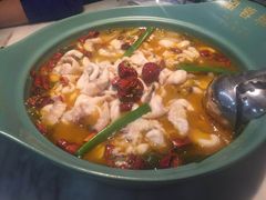 老坛酸菜鱼-周渝食惦·酸菜鱼精致川菜(横岗店)
