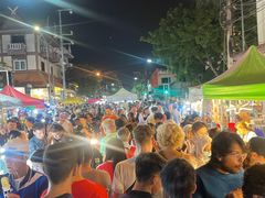 -周日夜市