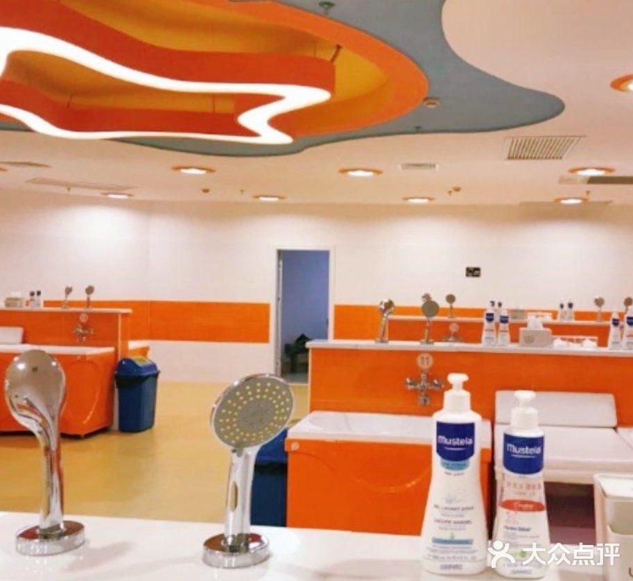 夏天一起来游泳吧