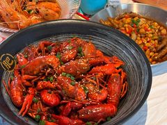-肥肥虾庄·金牌油焖大虾(汉街SKP店)