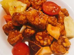 椰果菠萝咕噜肉-闻见中国海南菜(K11店)