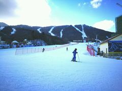 -亚布力新体委滑雪场