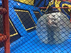 -爱蹦iBOON蹦床运动馆(江汉店)