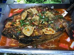 -鸣记脆皮烤鱼·海鲜烤鱼(三八广场店)