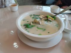 -鹏城人家海鲜酒家·23年老字号(较场尾店)