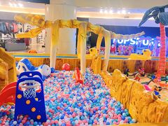 -鸿通城购物中心