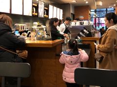 -星巴克(上海虹桥新天地二店)