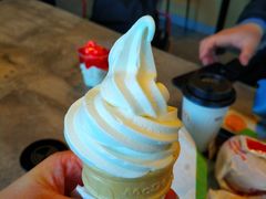 -麦当劳(展览路店)