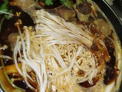 -运气牛自助酱大骨火锅(南京东路店)